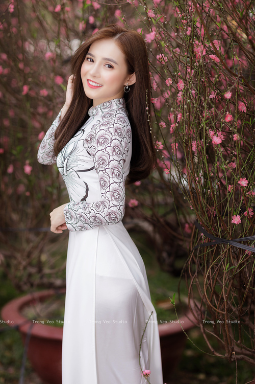 kaiyun中国官方网站-_现场观众热情高涨：气氛点燃比赛热度_，比赛气氛热烈,现场掌声不断