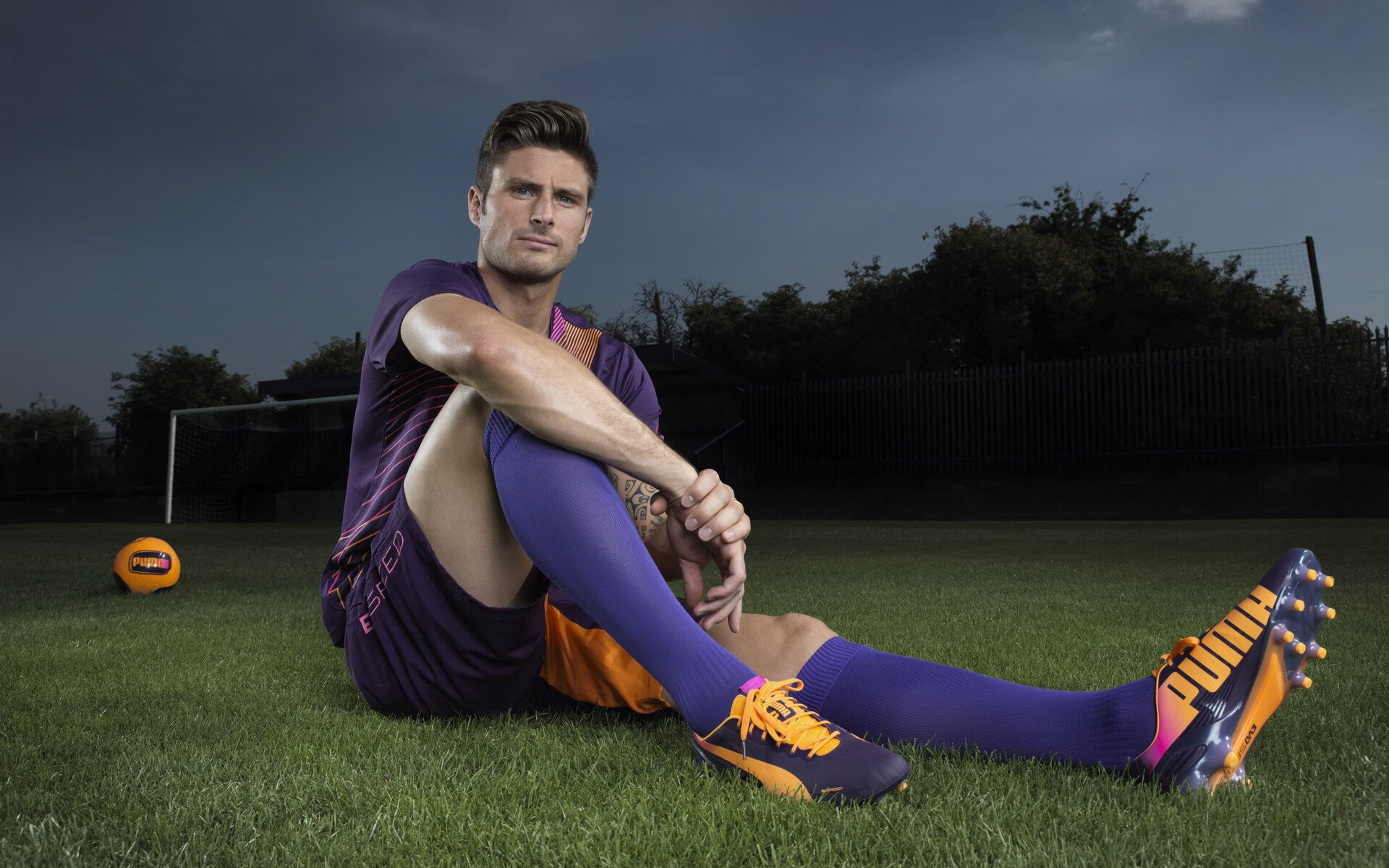 湖人力克森林狼,浓眉贡献22+17统治内线,湖人力克太阳2-1领先